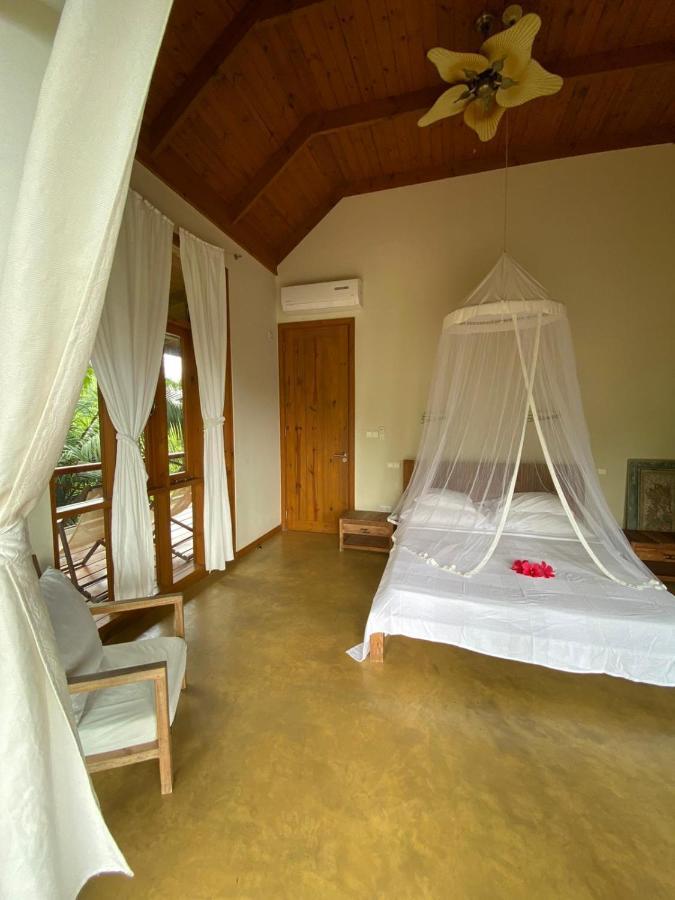 Waterfall Accomodation Port Glaud 외부 사진