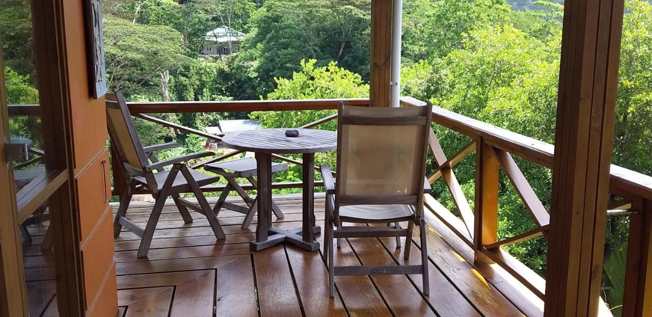 Waterfall Accomodation Port Glaud 외부 사진