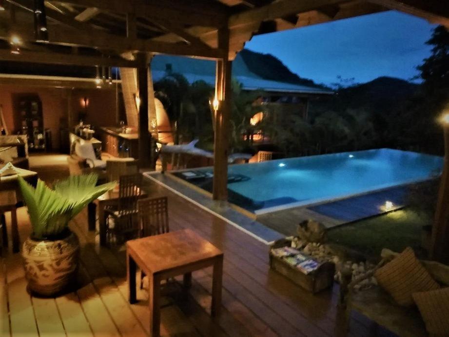 Waterfall Accomodation Port Glaud 외부 사진