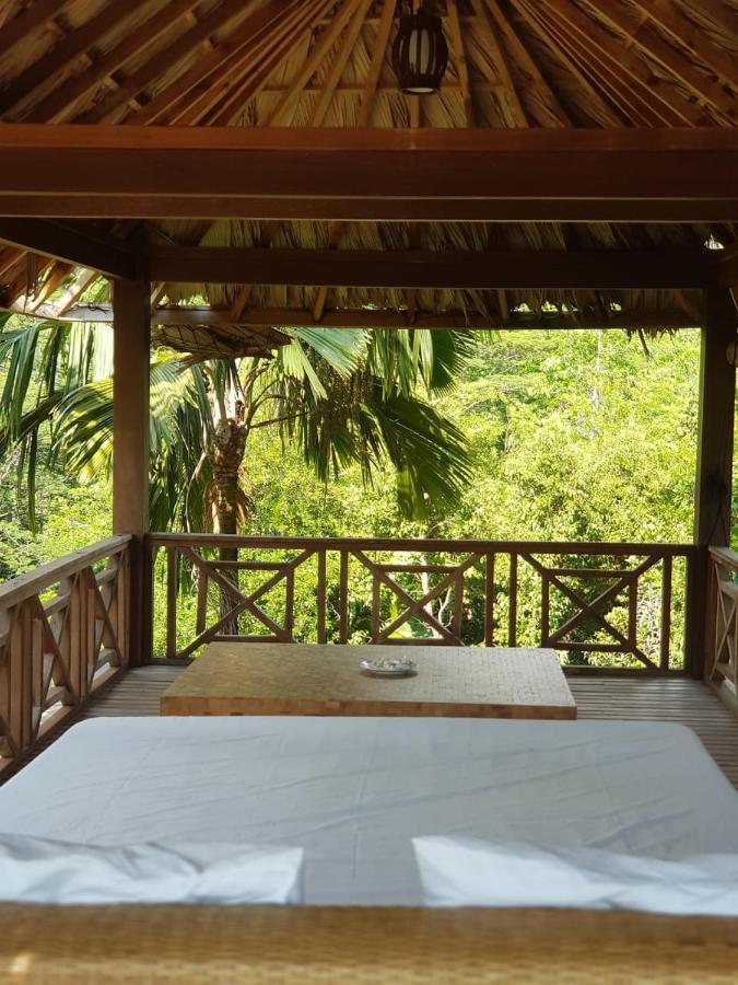 Waterfall Accomodation Port Glaud 외부 사진
